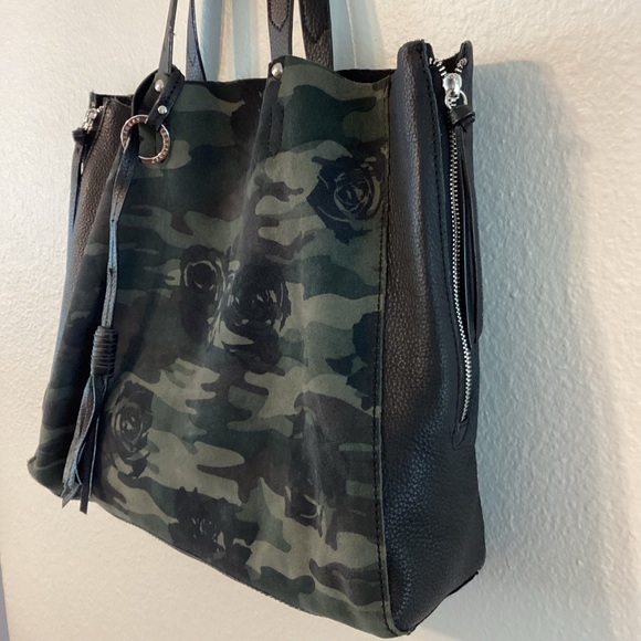 Sanctuary Black Leather Camo Tote Bag - Picture 3 of 6